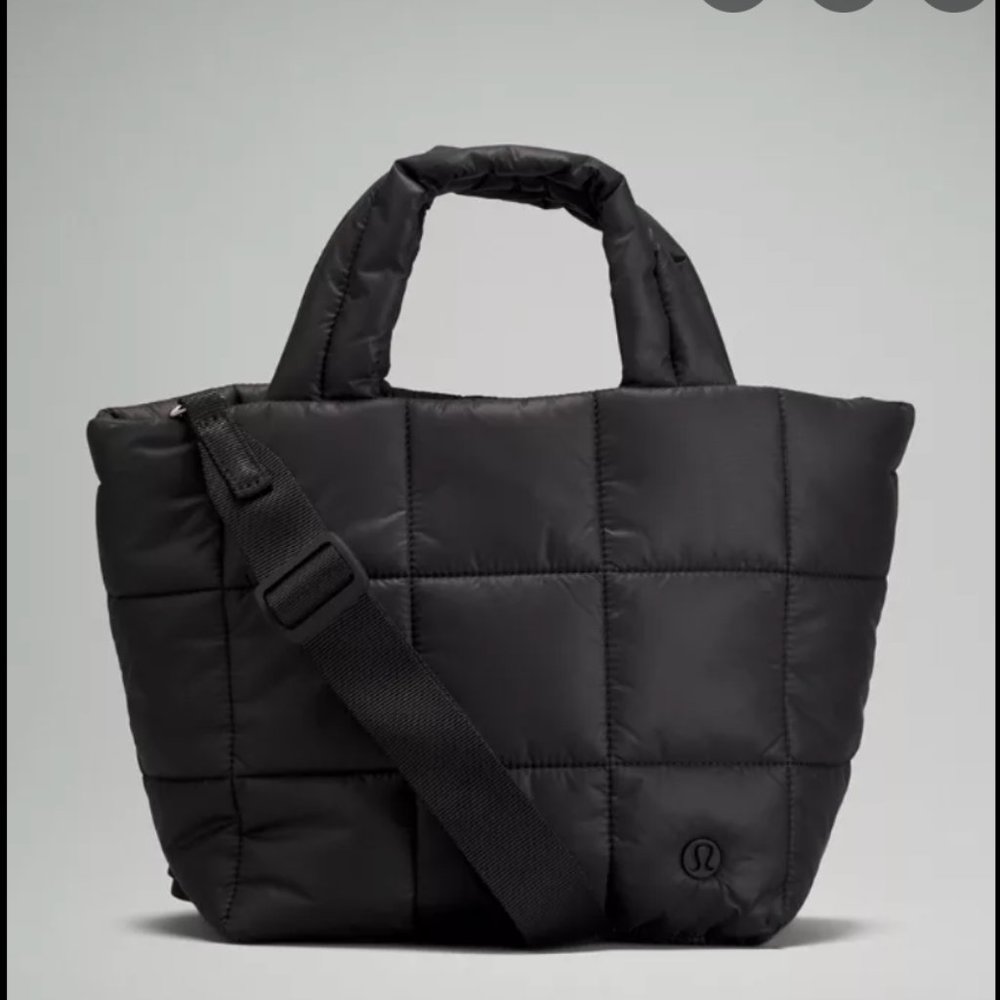 NWT Lululemon Quilted Grid Crossbody Bag